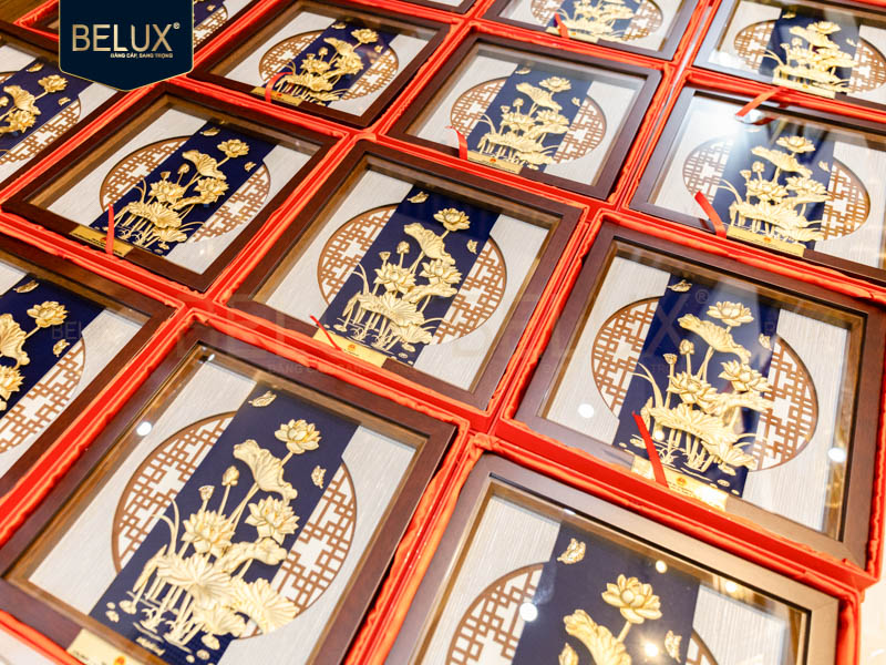 Lô 100 tranh hoa sen Bộ Công Thương 30x30cm dát vàng 24k thiết kế theo yêu cầu